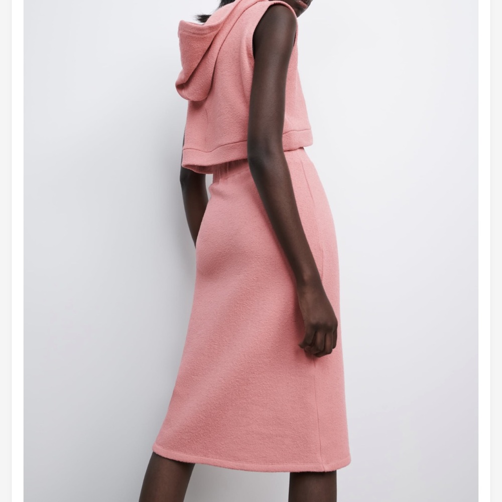 Zara Soft Midi Skirt in Pink